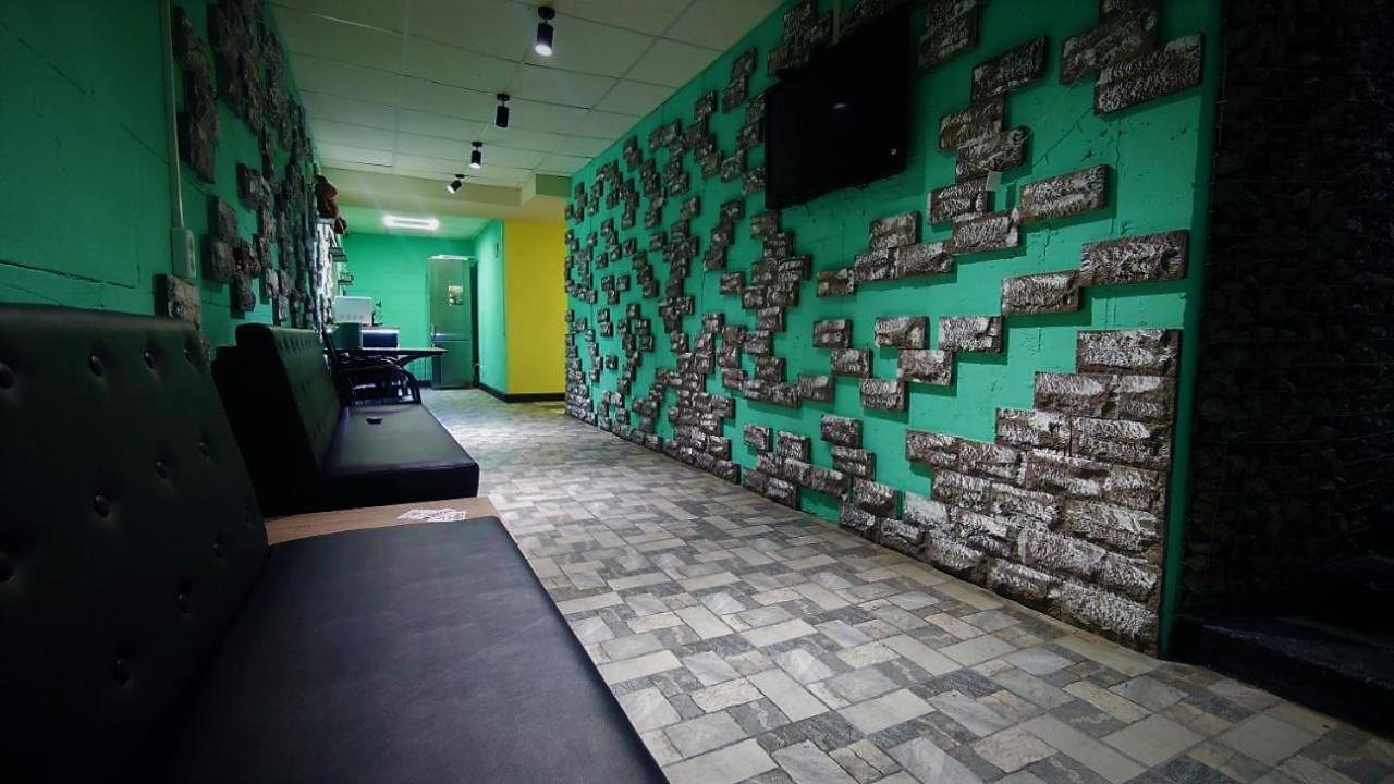 Міні Готель "Бункер" На Солом'Янському เคียฟ ภายนอก รูปภาพ